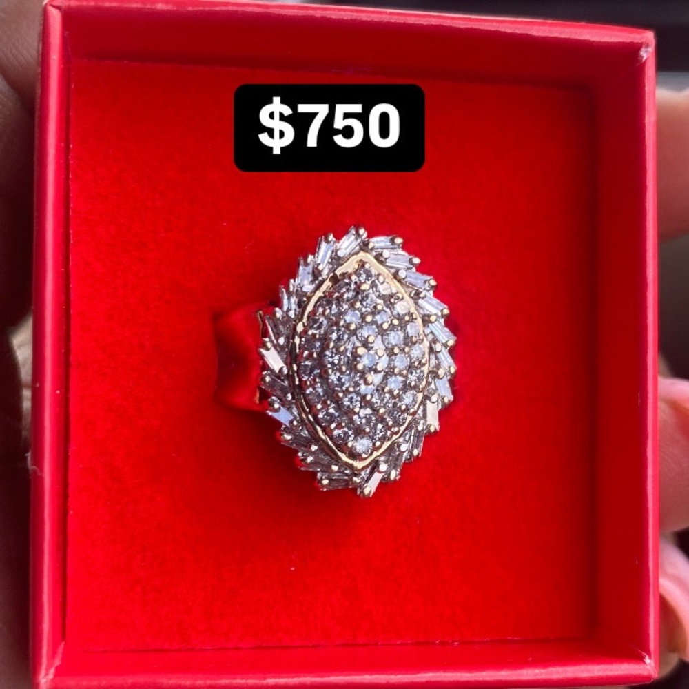 Vintage-Inspired Silver and Gold Statement Ring with Intricate Cluster Design